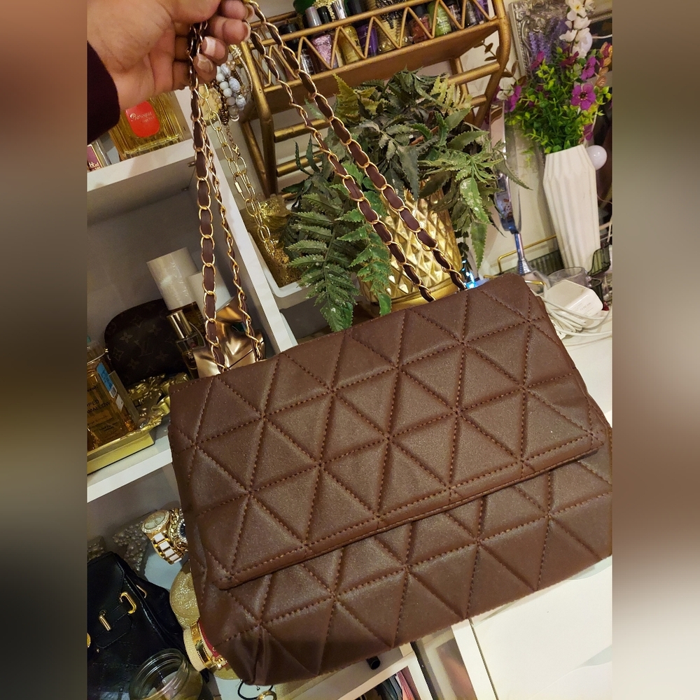 Quilted Gold Chain Shoulder Bag - Brown - Picture 5 of 9